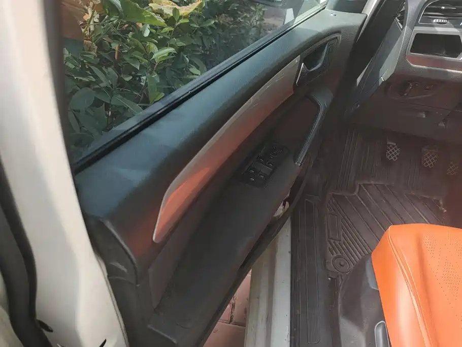 Volkswagen Touran — миниатюра 7
