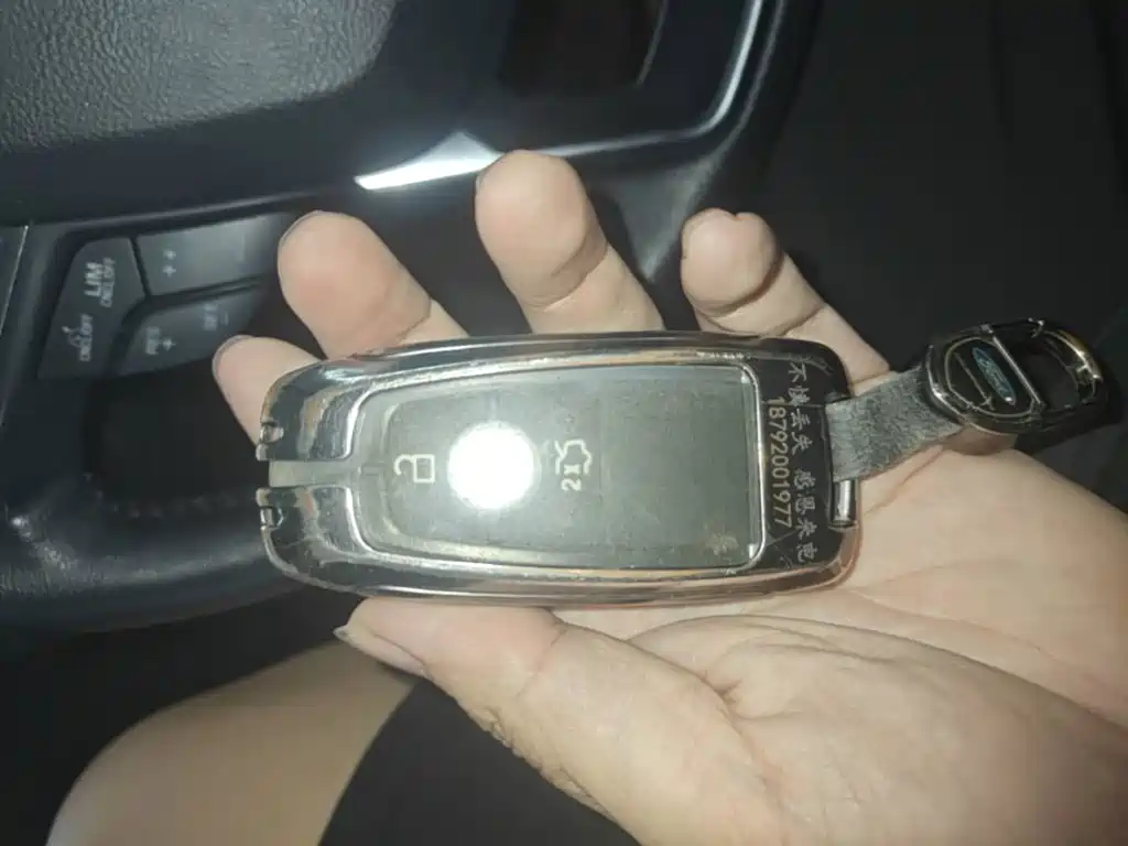 Ford Mondeo — миниатюра 9