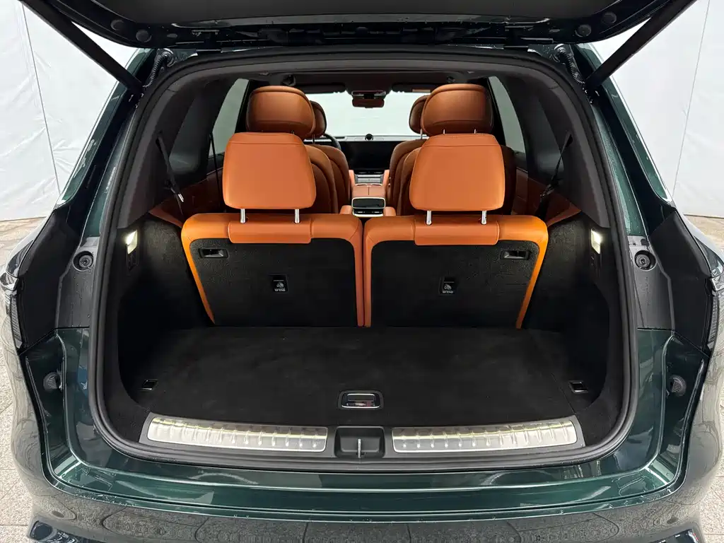 AITO ASK THE WORLD M8