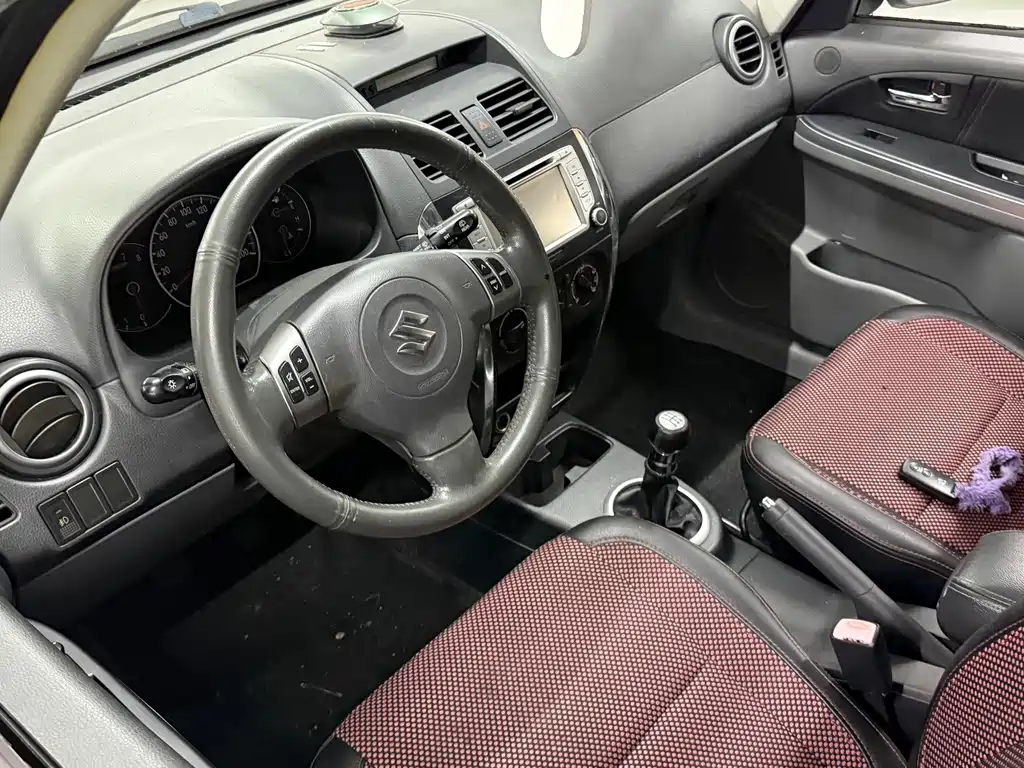 Suzuki SX4 — миниатюра 6