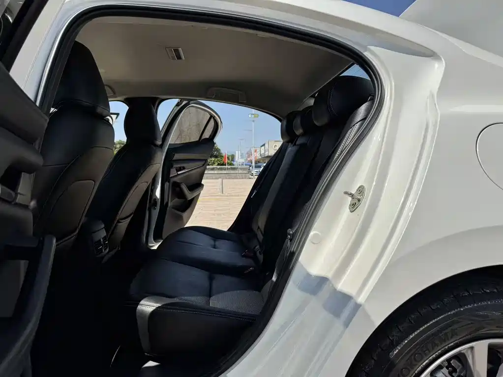Mazda 3 Axela — миниатюра 16