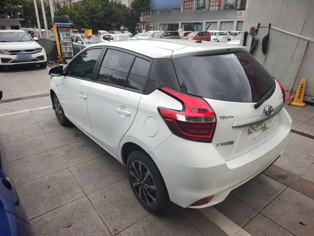 Toyota Yaris L — миниатюра 5