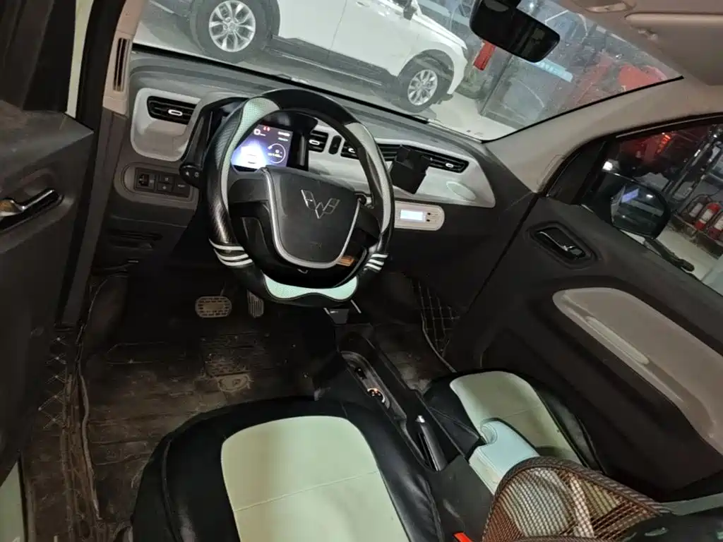 Wuling MINIEV — миниатюра 10
