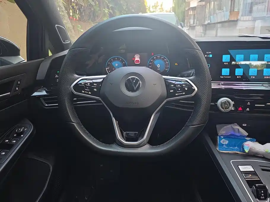 Volkswagen Golf — миниатюра 15