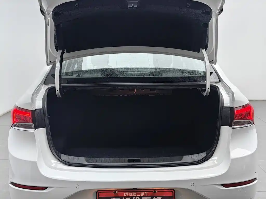 Buick Excelle — миниатюра 16