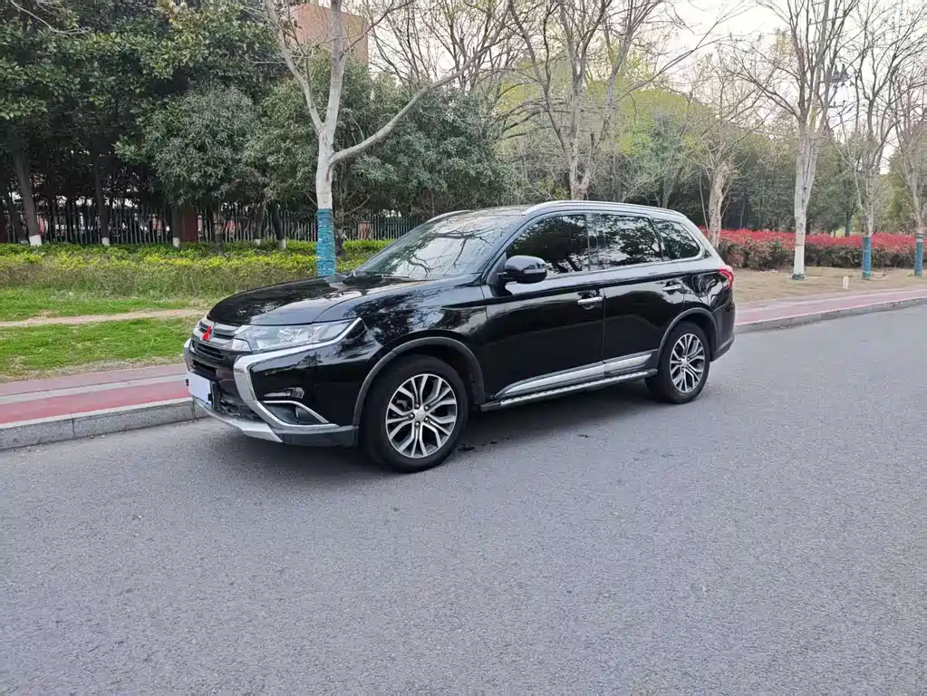 Mitsubishi Outlander 2018