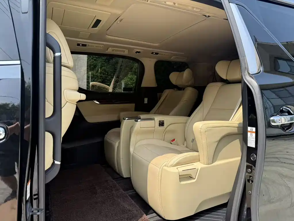 Toyota Alphard 2018 3.5L Luxury