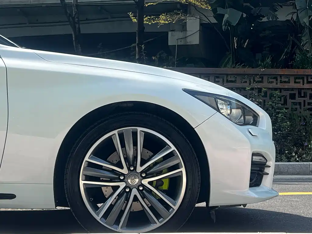 INFINITI Q50L