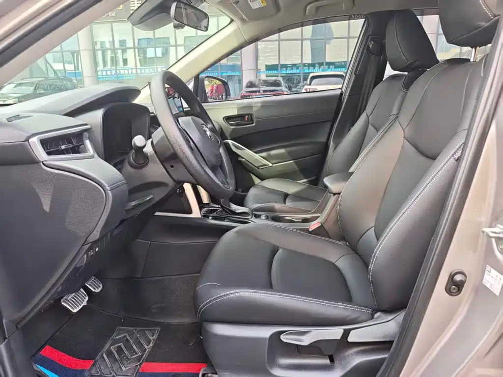 Toyota Corolla Cross — миниатюра 7