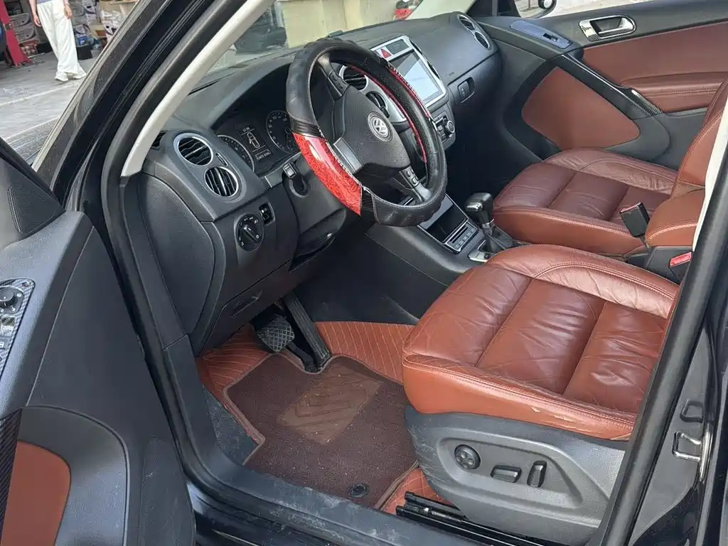 Volkswagen Tiguan 2009 2.0TSI Luxury