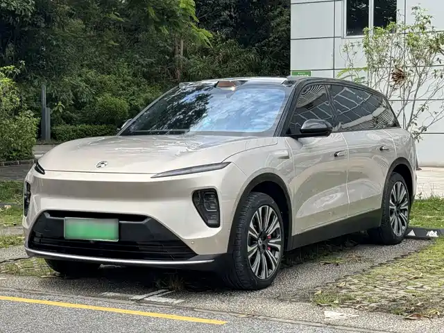 2024 Nio ES8
