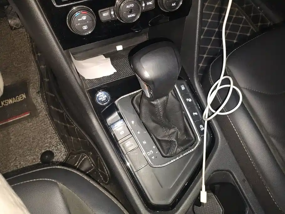 Volkswagen Tiguan L — миниатюра 16