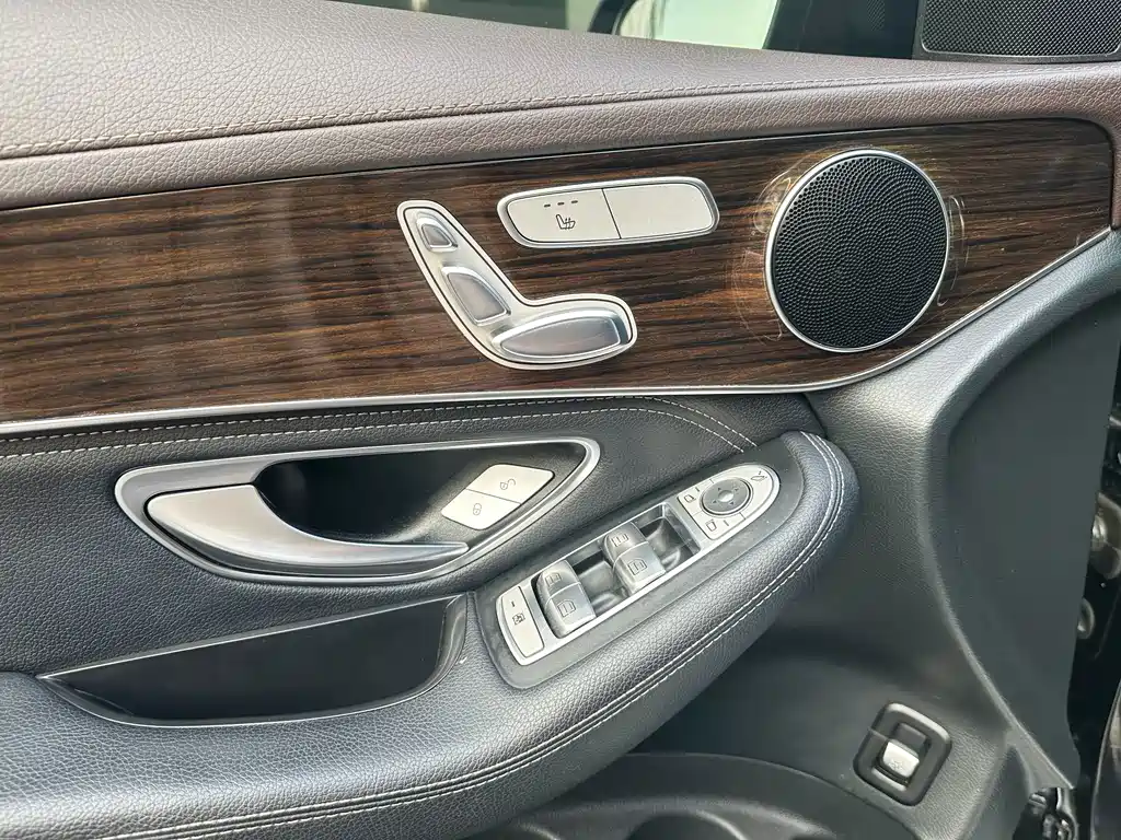 Mercedes-Benz GLC — миниатюра 10