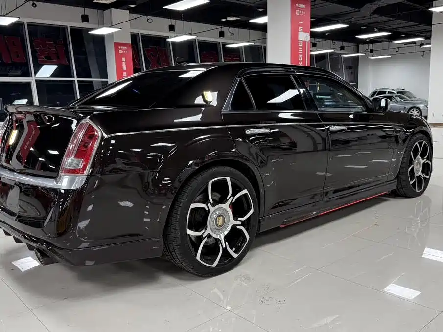 Chrysler 300C — миниатюра 4