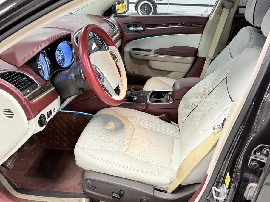 Chrysler 300C — миниатюра 17