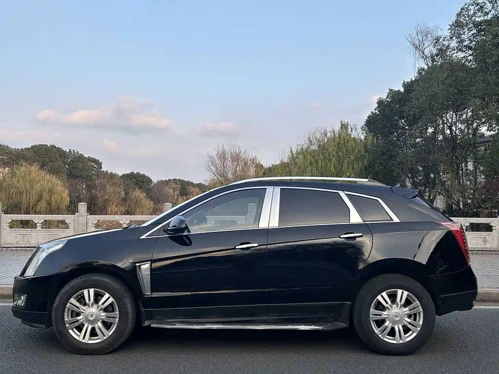 Cadillac SRX — миниатюра 5