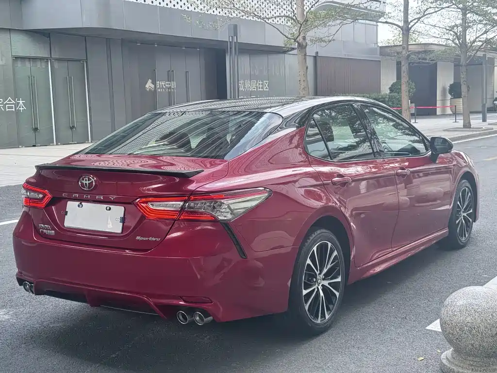 TOYOTA CAMRY