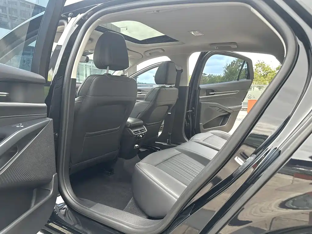 Ford Mondeo — миниатюра 7