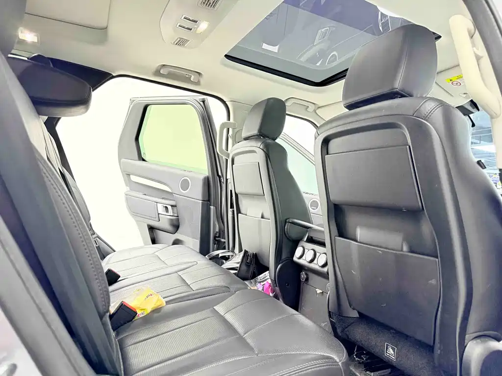 Land Rover Discovery 2020 2.0T 30