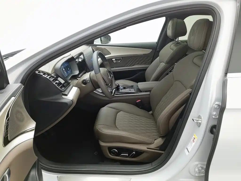 BYD Han 2024 DM-i 121KM Luxury