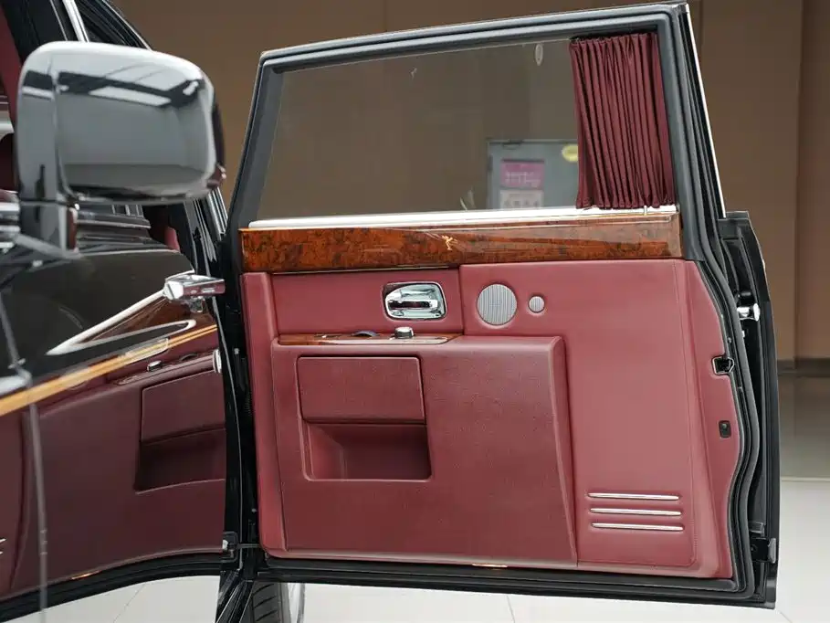Rolls-Royce Phantom 6.7L Extended Edition EWB, фото 27