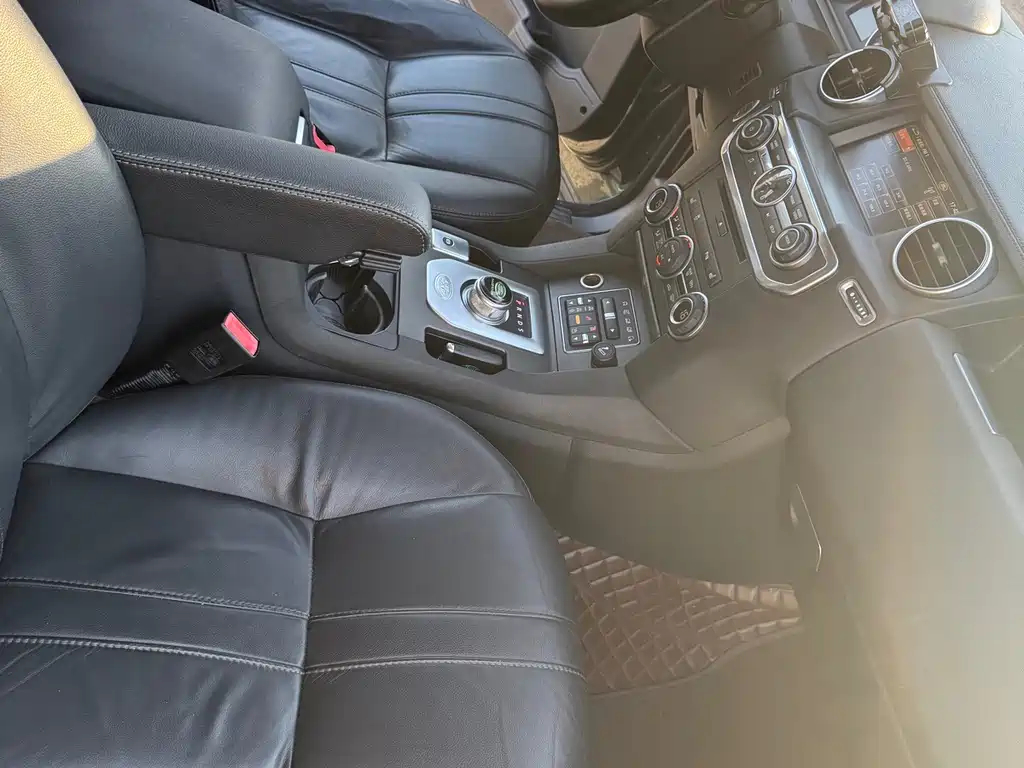 Land Rover Discovery — миниатюра 6