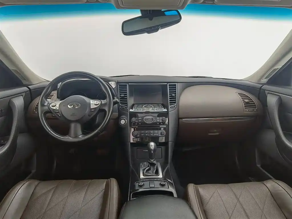 Infiniti QX70 2018 3.7L AT