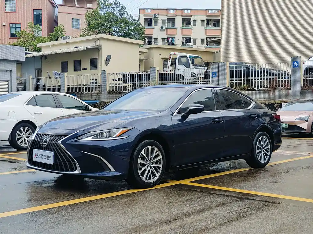 Lexus ES 2023 200