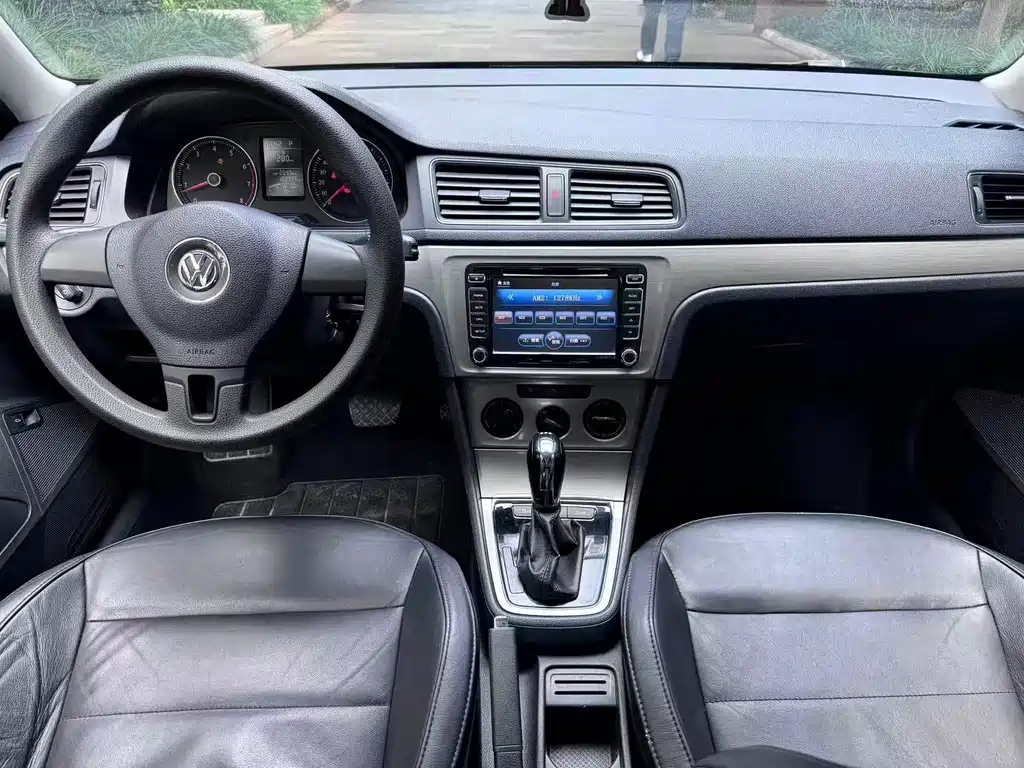 Volkswagen Lavida — миниатюра 6