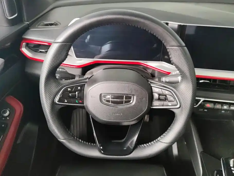 Geely Binyue — миниатюра 15