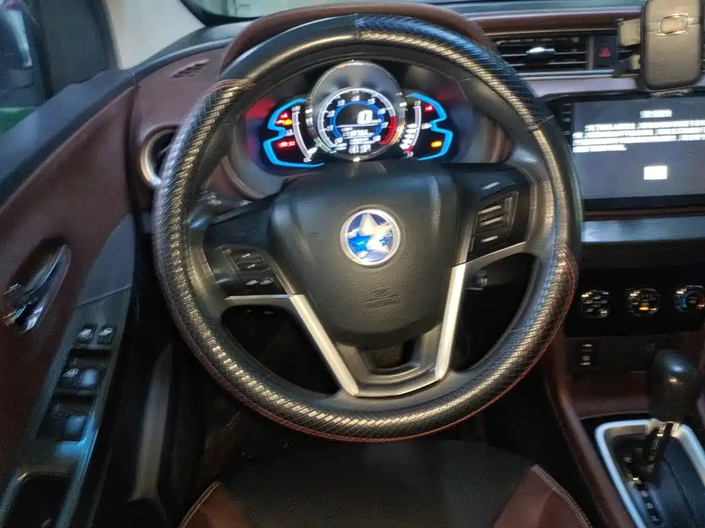Venucia M50V — миниатюра 3