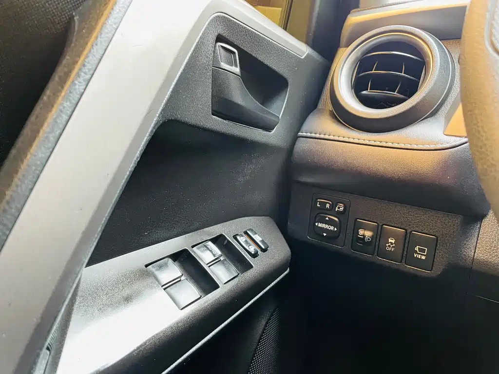 TOYOTA RAV4 RONGFANG