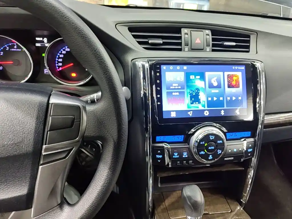 Toyota Reiz — миниатюра 9