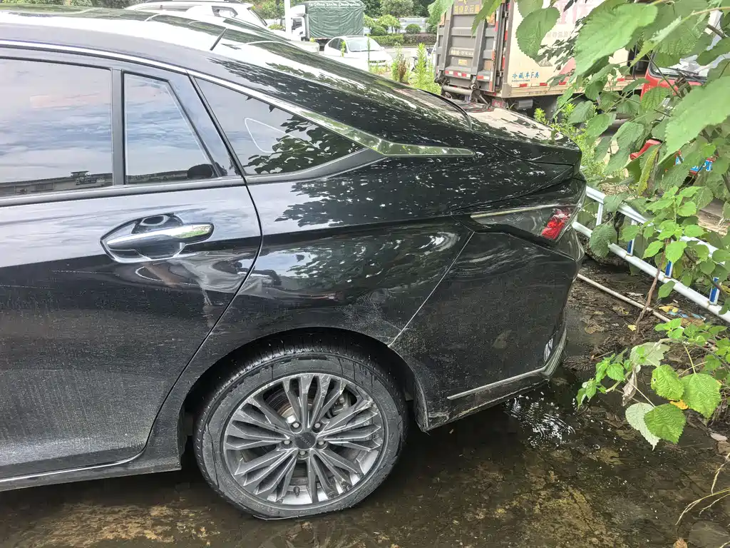 Dongfeng Aeolus Yixuan Max MAX 2021 1.5T