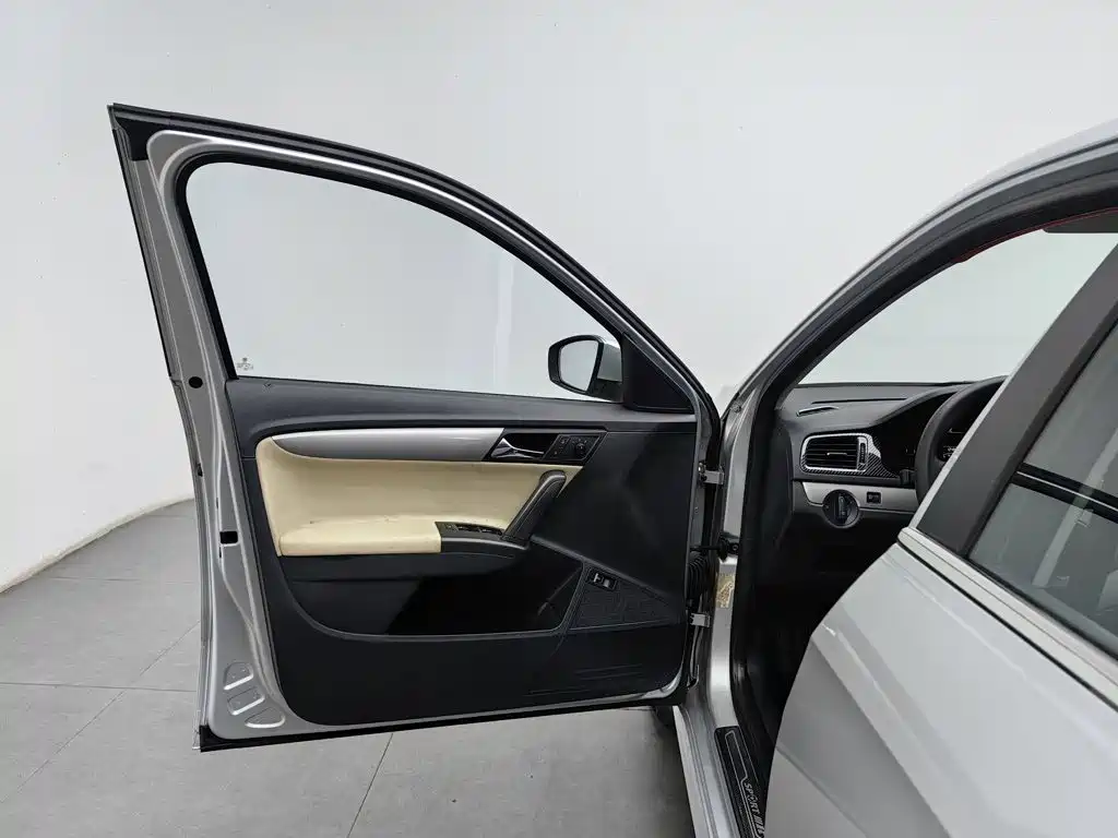Volkswagen Lavida — миниатюра 8