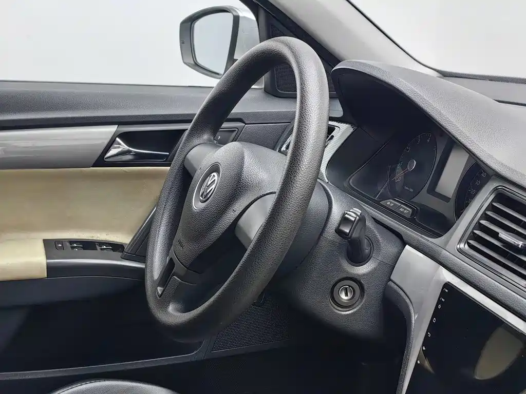 Volkswagen Lavida — миниатюра 22