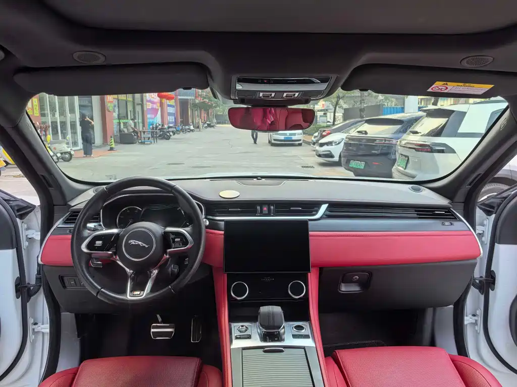 Jaguar F-PACE — миниатюра 12
