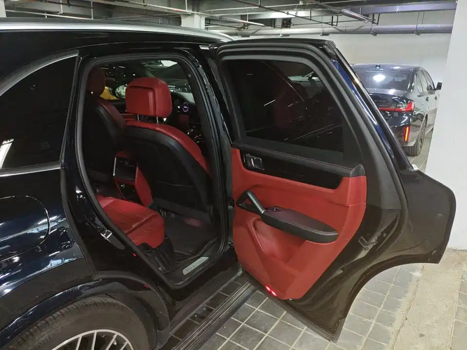 Porsche Cayenne — миниатюра 9