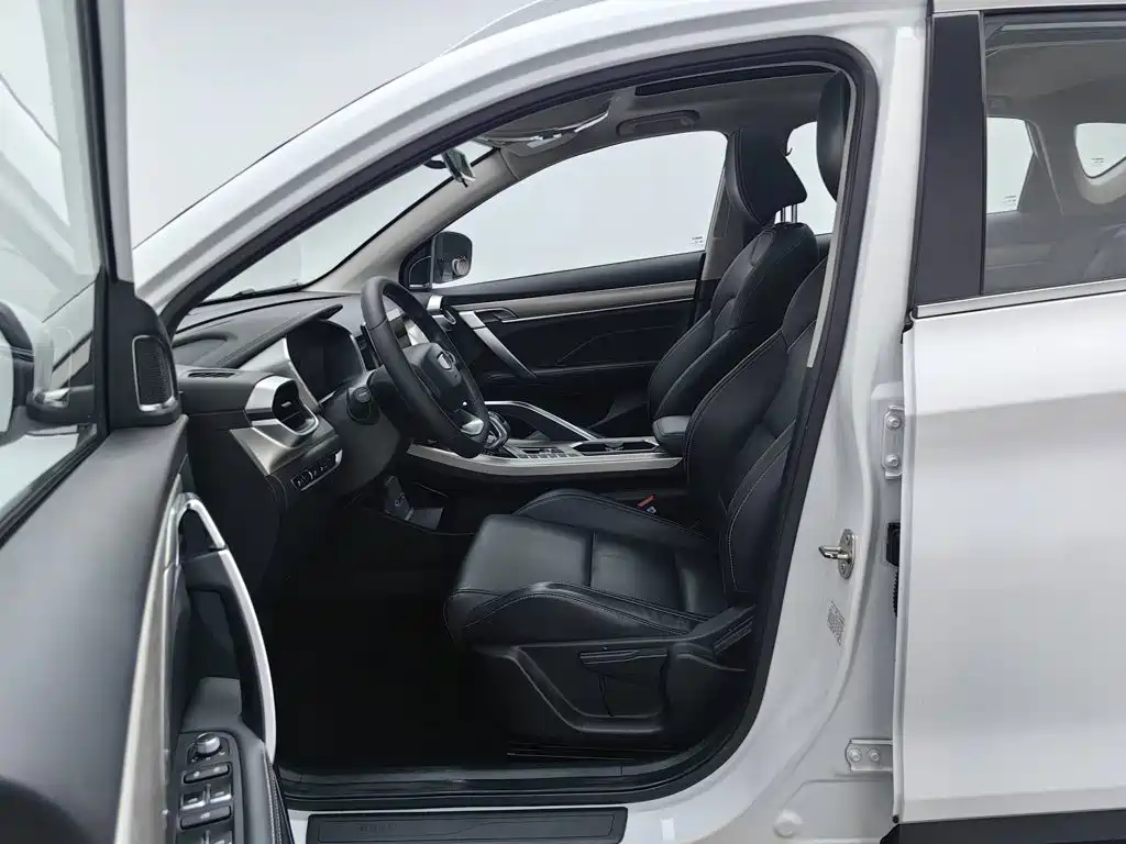 Geely Binyue — миниатюра 10