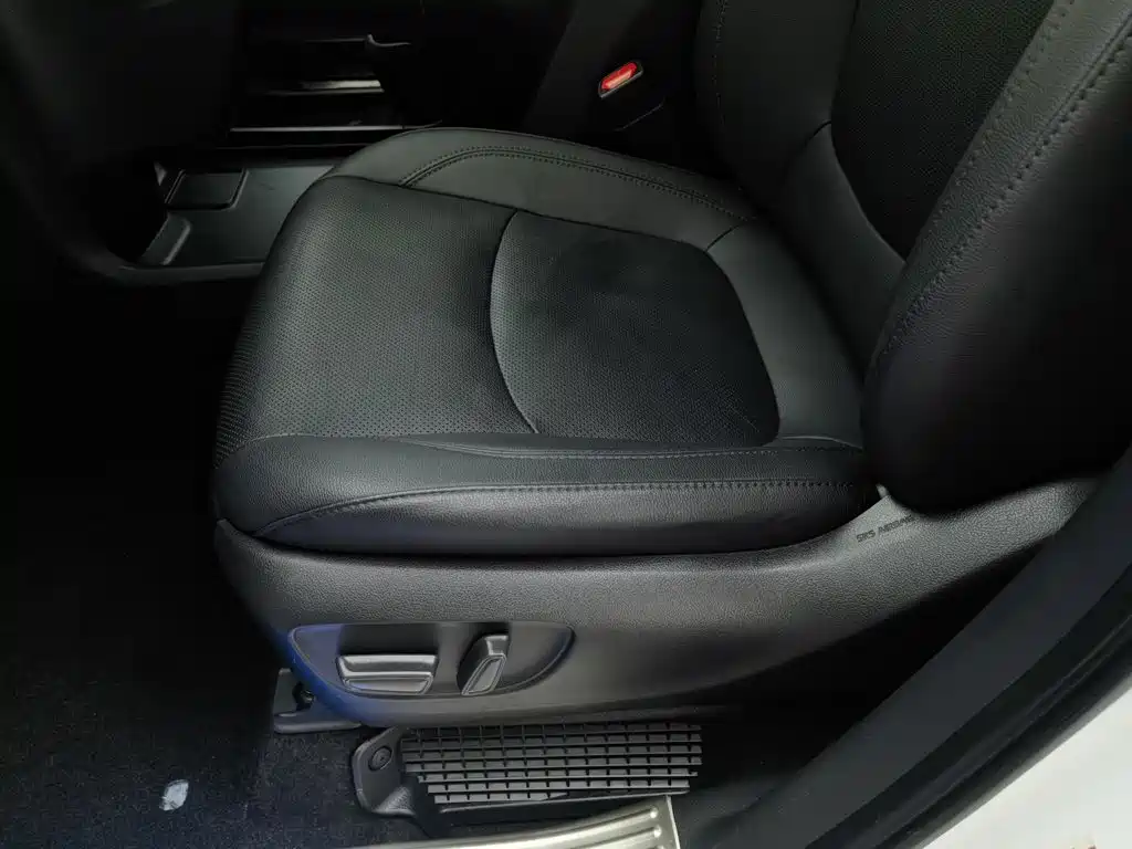 Toyota Sienna — миниатюра 20