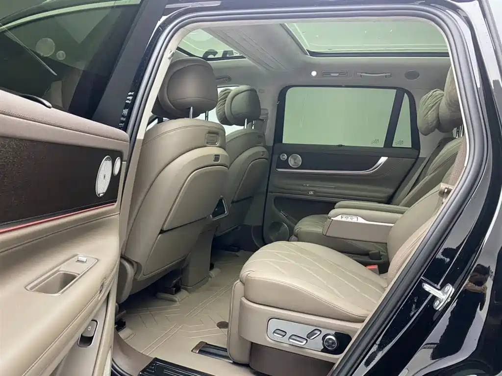 AITO ASK THE WORLD M9