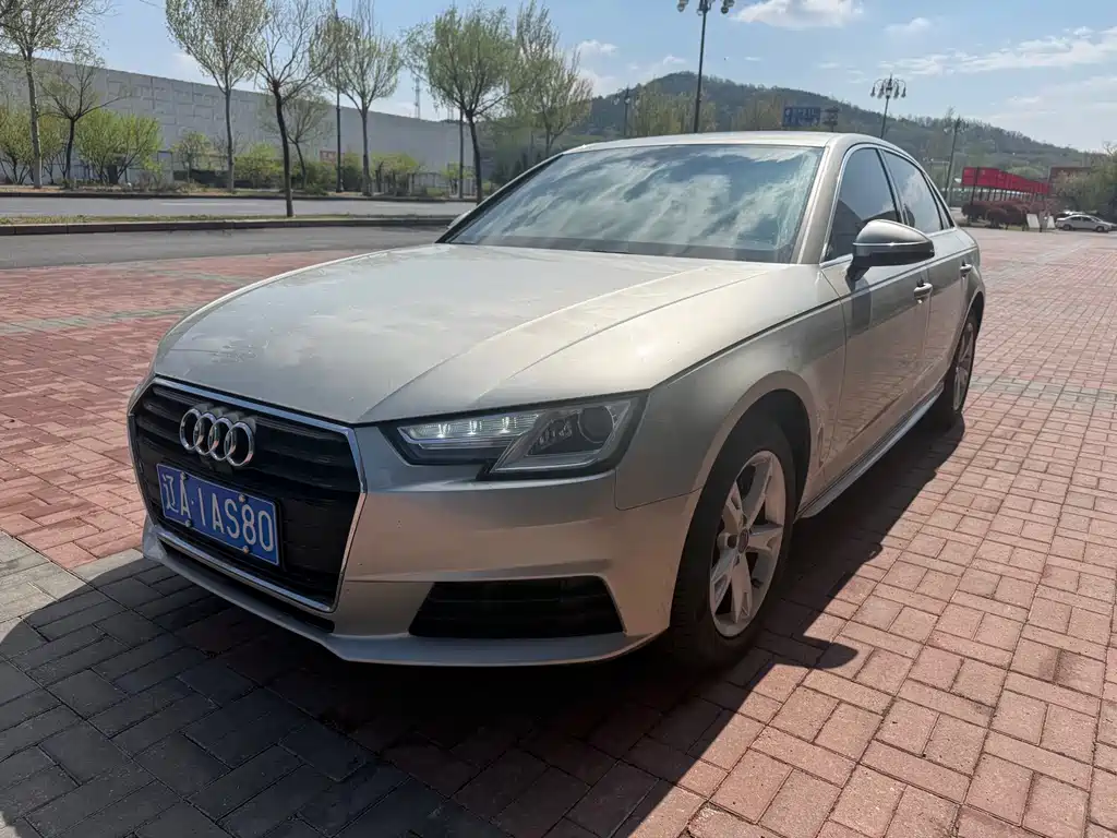 Audi A4L 2016