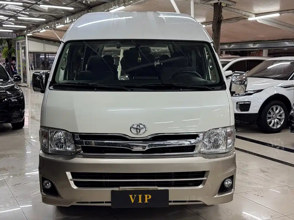 Toyota Hiace — миниатюра 2