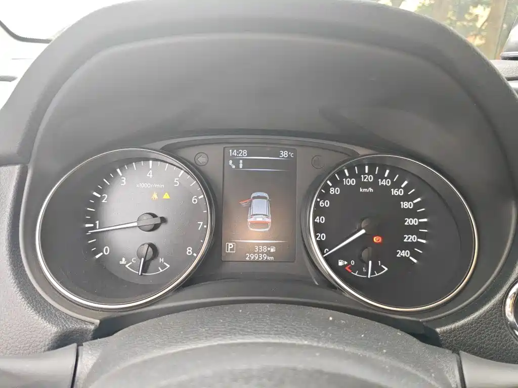 Nissan Qashqai — миниатюра 12