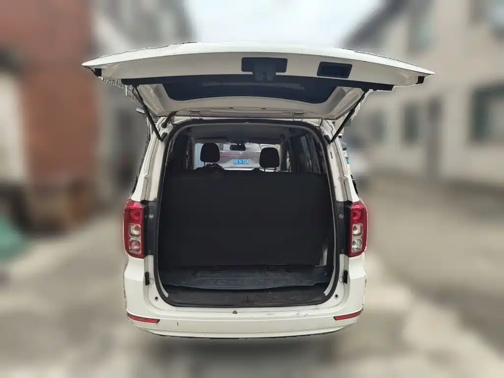 Wuling Hongguang — миниатюра 10