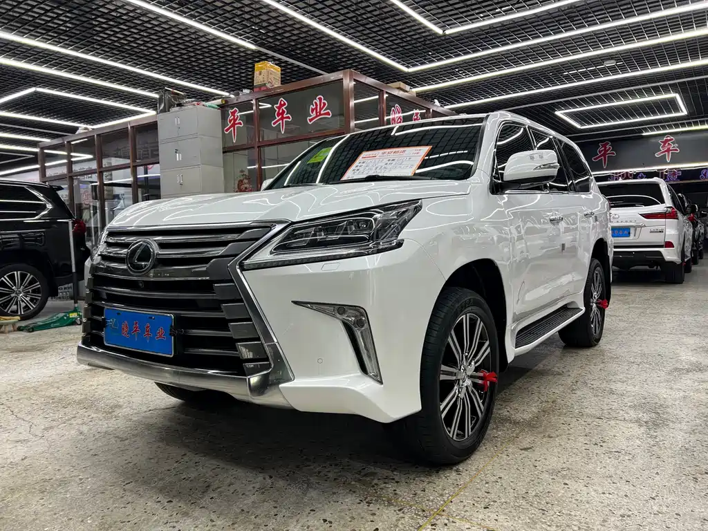 Lexus LX 2017