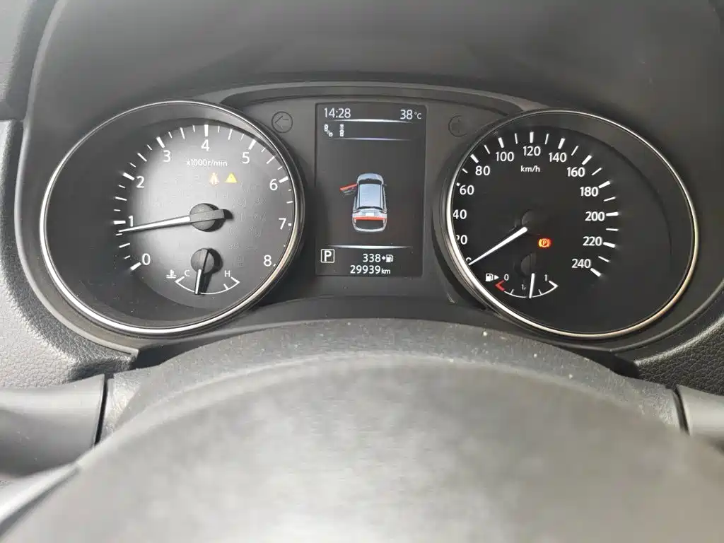 Nissan Qashqai — миниатюра 13