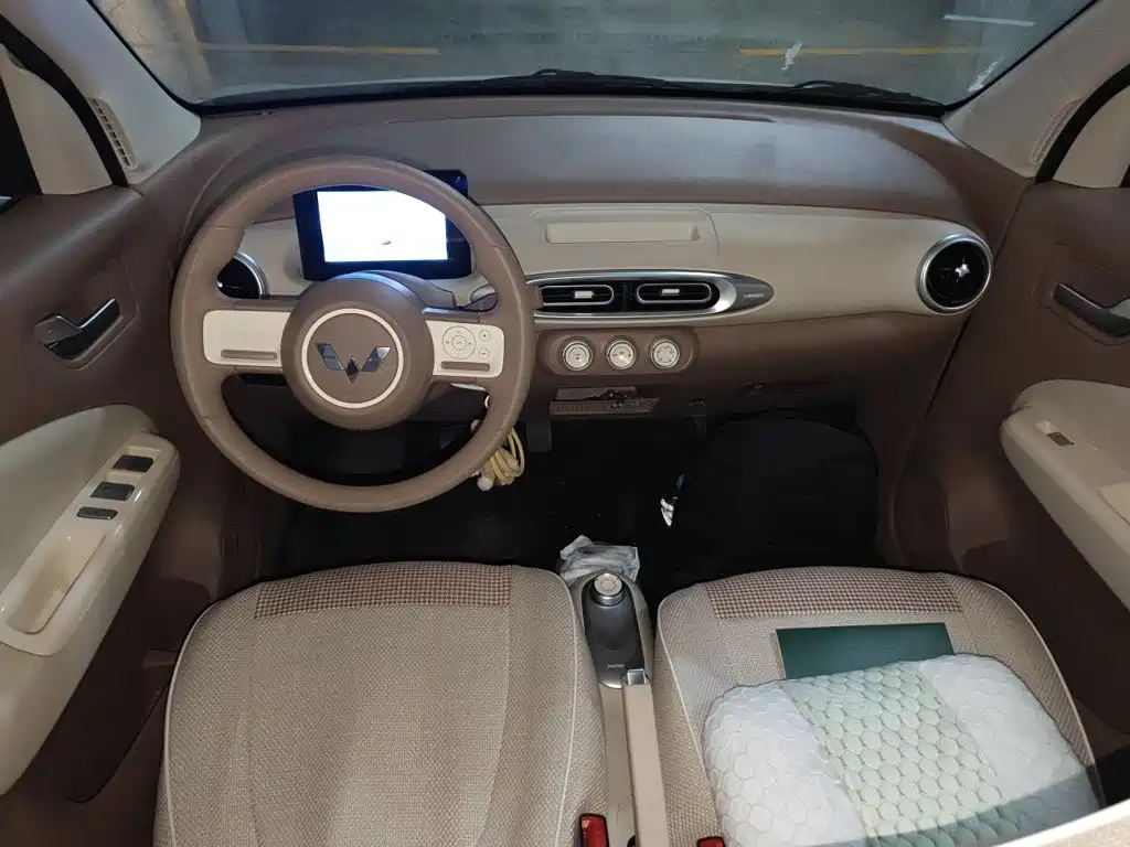 Wuling MINIEV — миниатюра 10