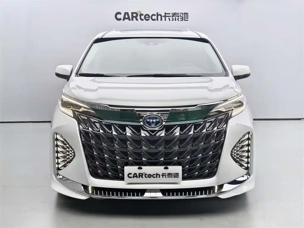 Toyota Granvia 2023 2.5L Luxury