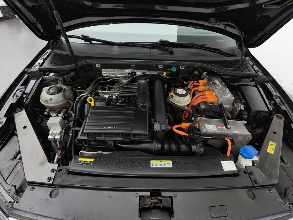 Volkswagen Magotan PHEV — миниатюра 6